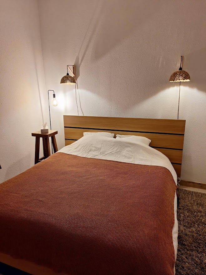 ABAT-JOURS DANS CHAMBRE