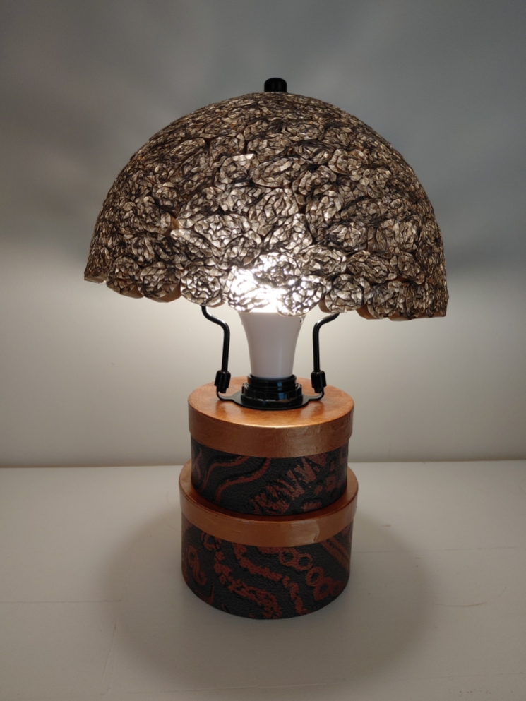 LAMPE CHAMPIGNON socle boites carton papier décor cuivré / autonome